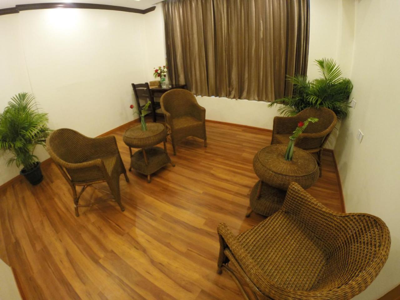 Virati Hotel Янгон Екстер'єр фото