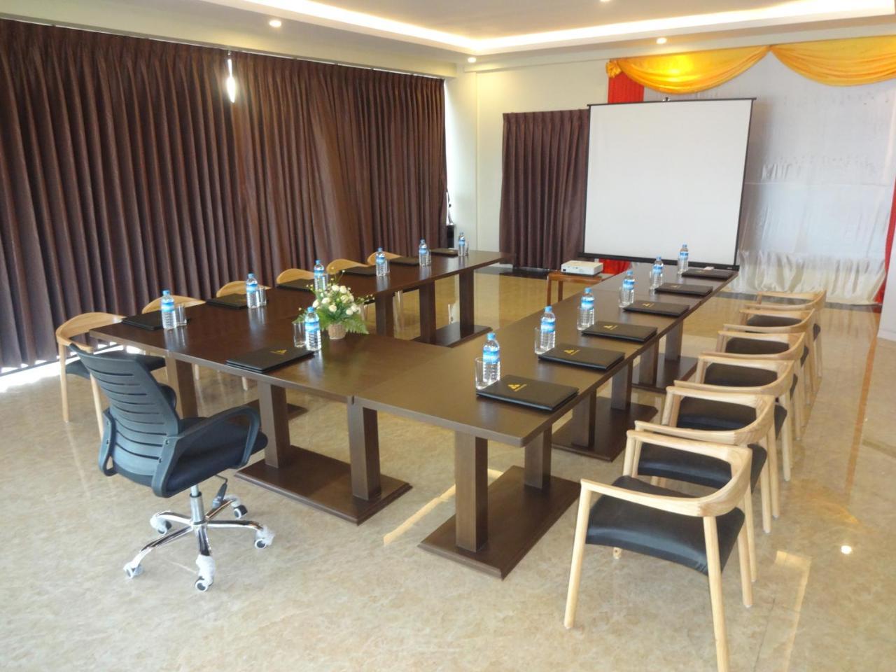 Virati Hotel Янгон Екстер'єр фото