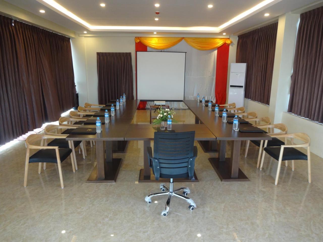 Virati Hotel Янгон Екстер'єр фото