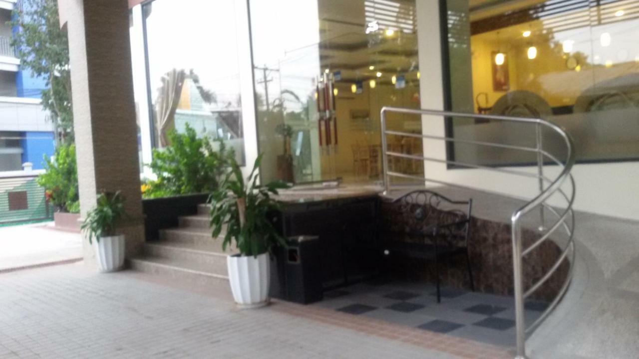 Virati Hotel Янгон Екстер'єр фото