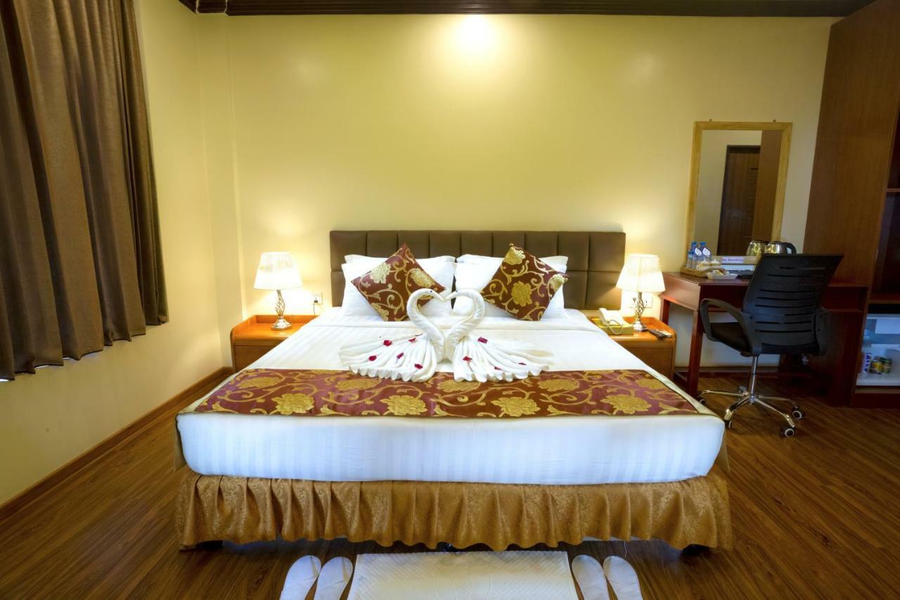 Virati Hotel Янгон Екстер'єр фото